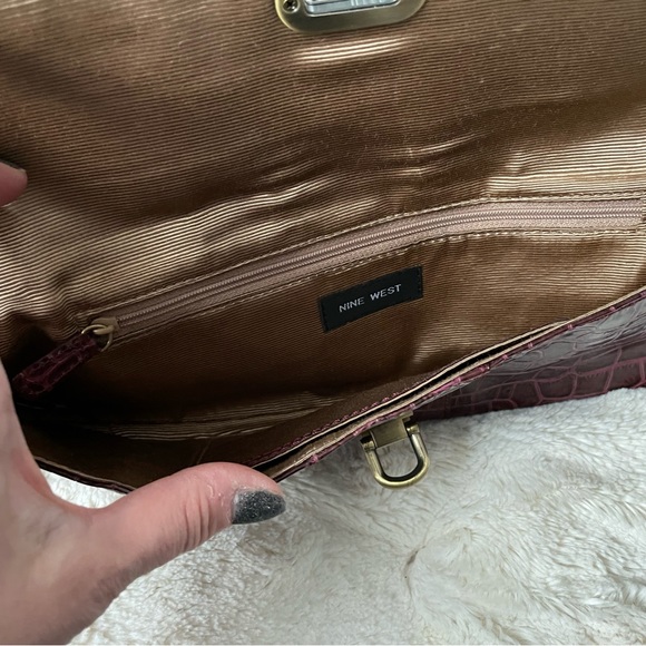 Love this alligator inspired deep rich burgundy bag -Nine West w/shoulder chain! - Picture 8 of 9